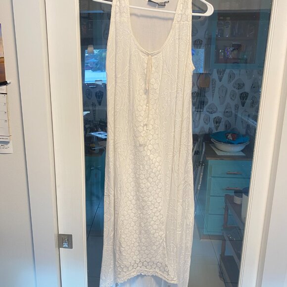White Lace/Embroidered Summer Dress - Picture 2 of 6
